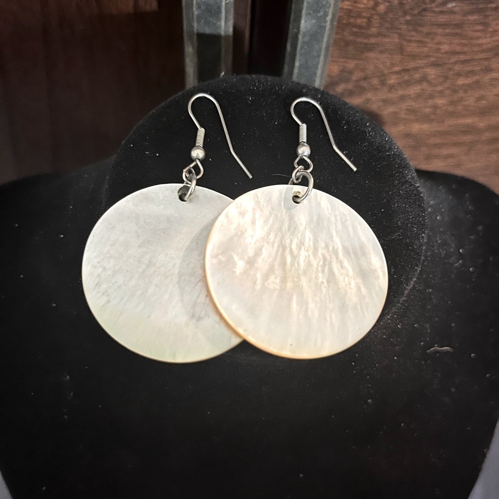 Circular Shell Dangle Earrings - Picture 2 of 2